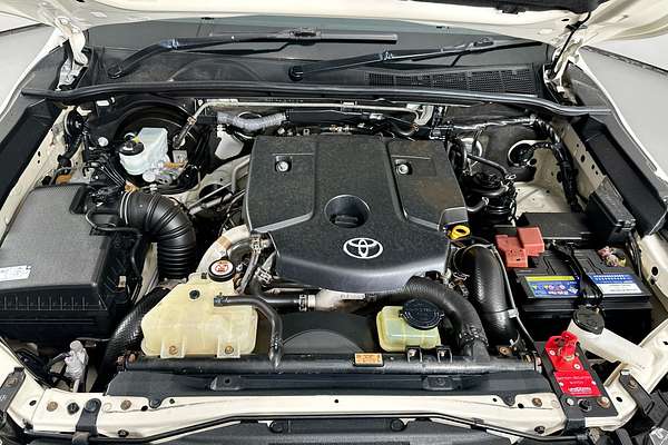 2021 Toyota HILUX SR (4x4) GUN126R FACELIFT 4X4