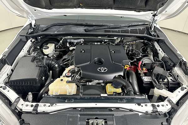 2020 Toyota HILUX SR (4x4) GUN126R FACELIFT 4X4