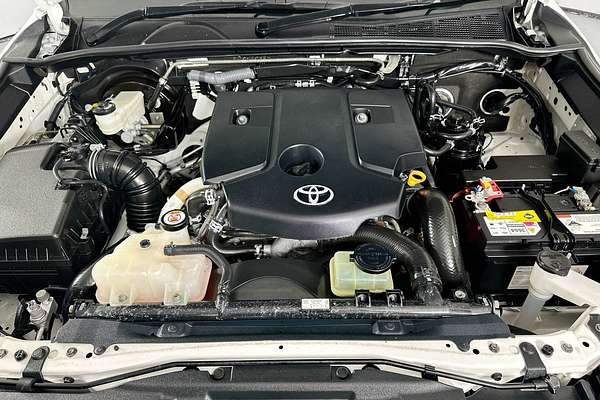 2020 Toyota Hilux SR (4x4) GUN126R FACELIFT 4X4