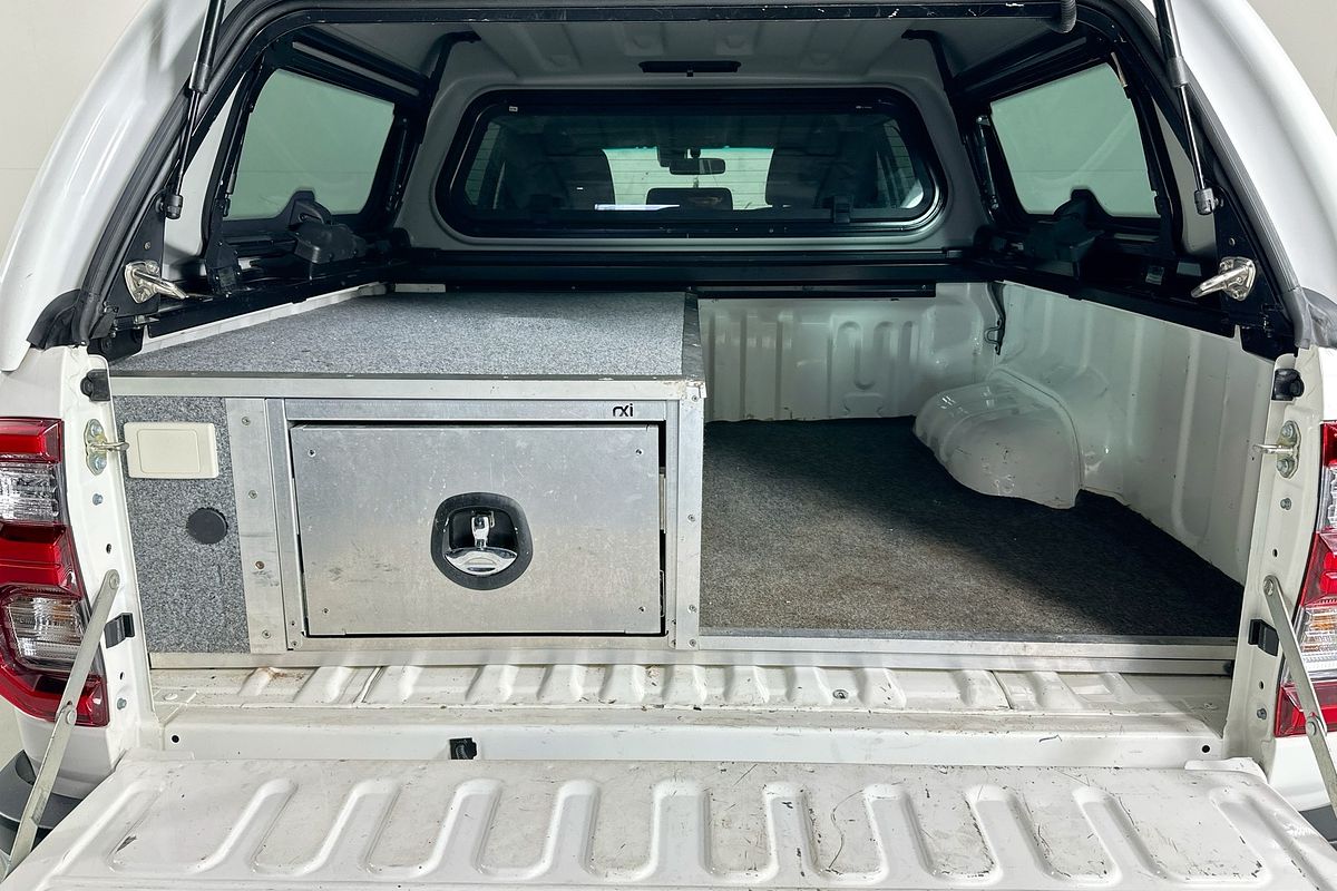 2021 Toyota HILUX SR5 (4x4) GUN126R FACELIFT 4X4