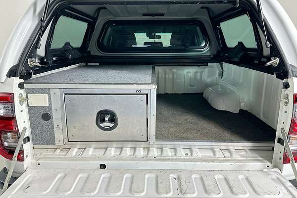 2021 Toyota HILUX SR5 (4x4) GUN126R FACELIFT 4X4