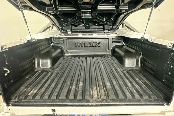 2021 Toyota HILUX SR5 (4x4) GUN126R 4X4