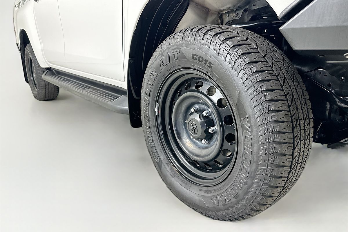 2020 Toyota HILUX SR (4x4) GUN126R FACELIFT 4X4