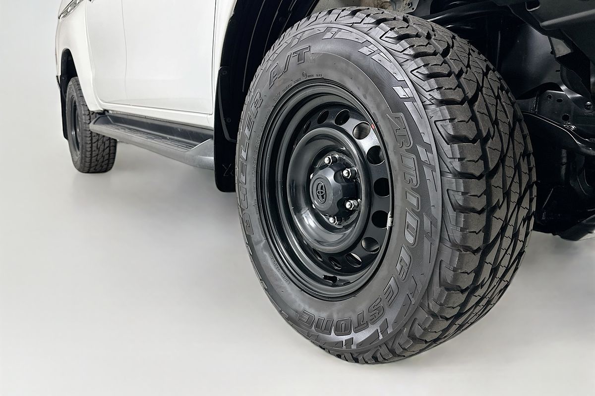2020 Toyota HILUX SR (4x4) GUN126R FACELIFT 4X4