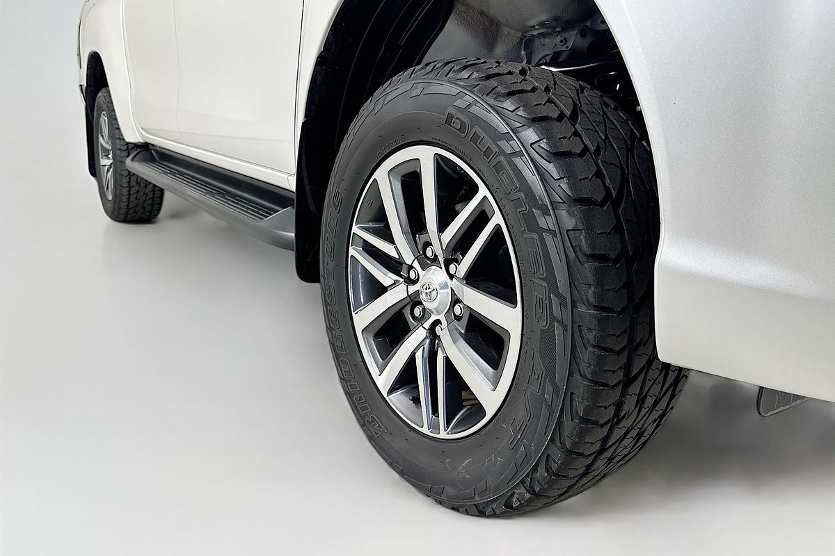 2018 Toyota HILUX SR5 (4x4) GUN126R MY17 4X4