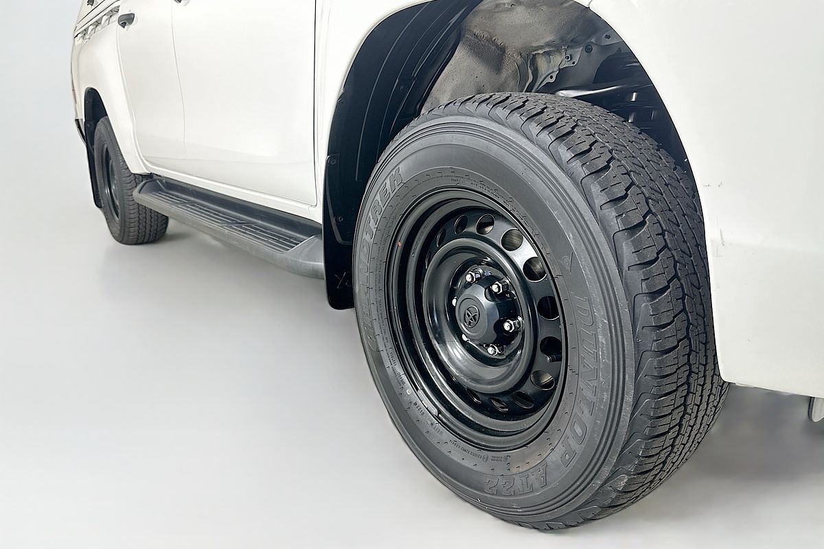 2020 Toyota HILUX SR (4x4) GUN126R FACELIFT 4X4