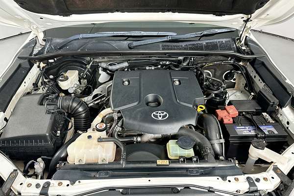 2020 Toyota HILUX SR (4x4) GUN126R MY19 UPGRADE 4X4