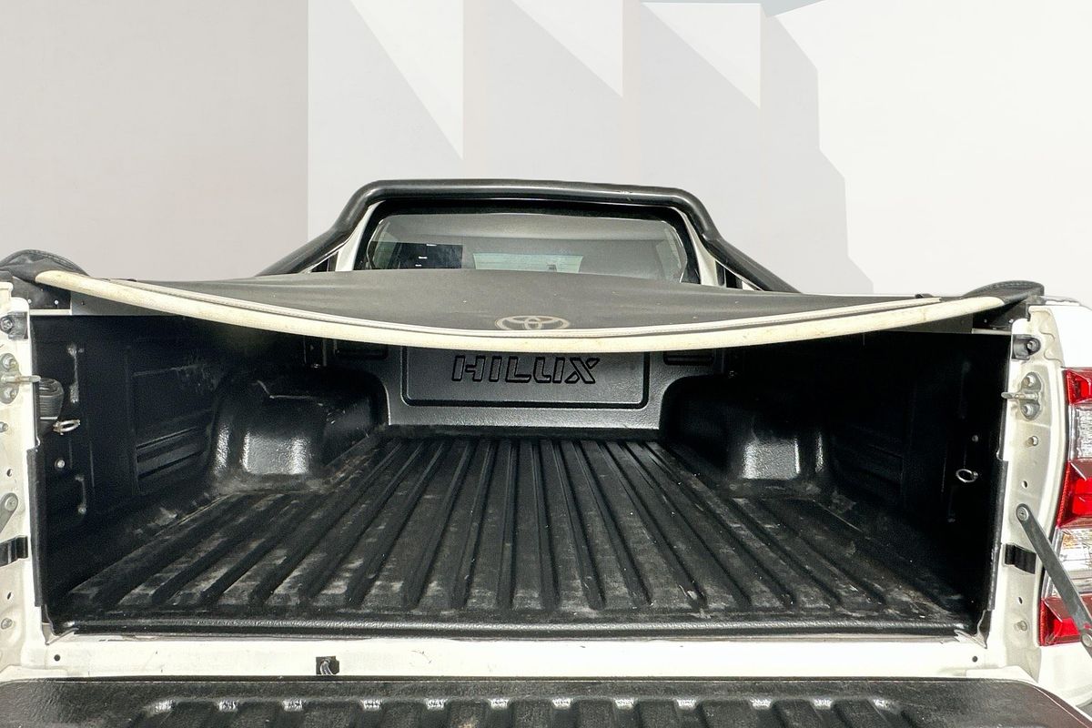 2021 Toyota HILUX SR5 (4x4) GUN126R FACELIFT 4X4