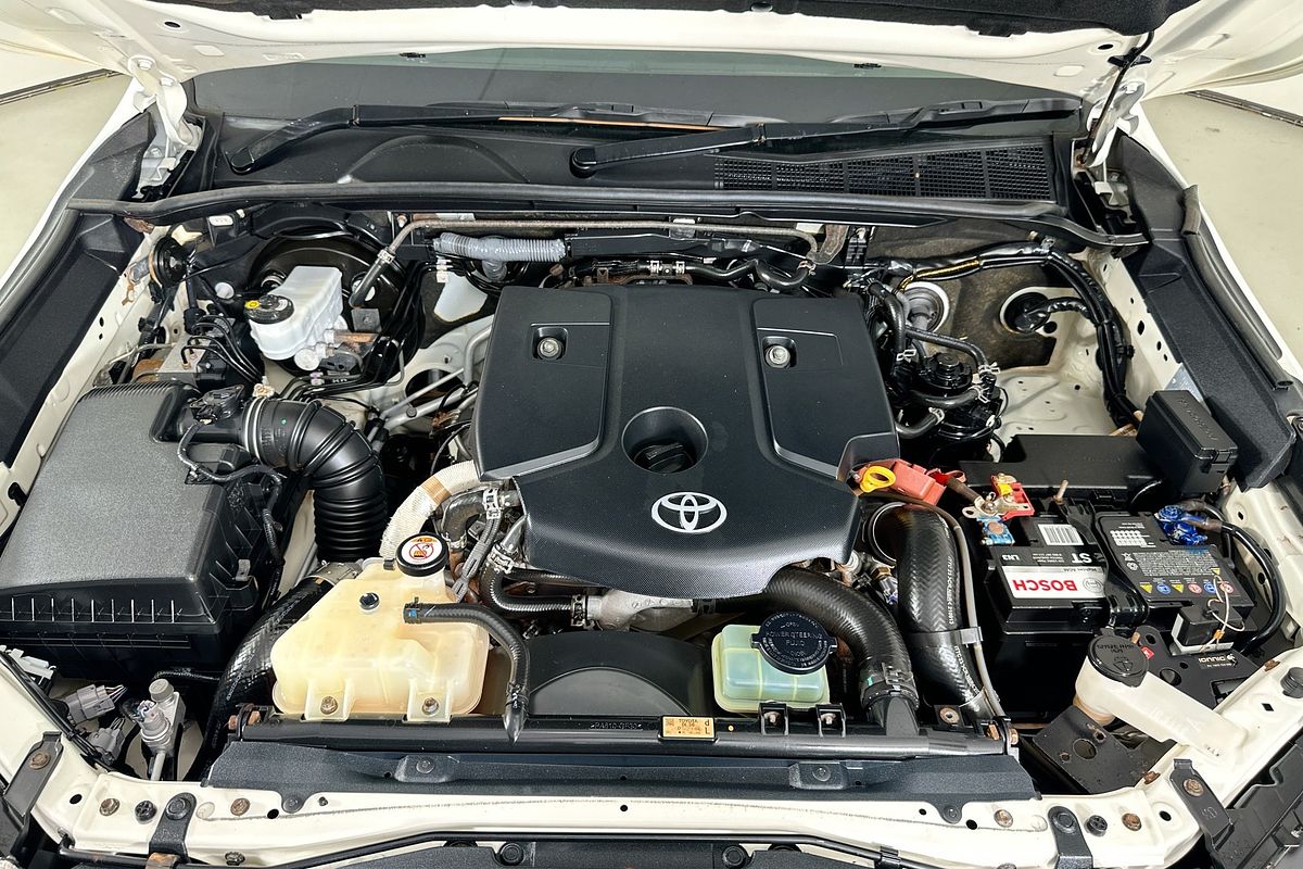 2021 Toyota HILUX SR5 (4x4) GUN126R FACELIFT 4X4