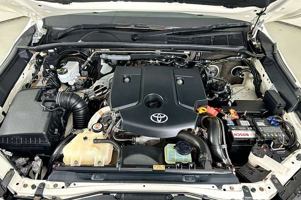 2021 Toyota HILUX SR5 (4x4) GUN126R FACELIFT 4X4