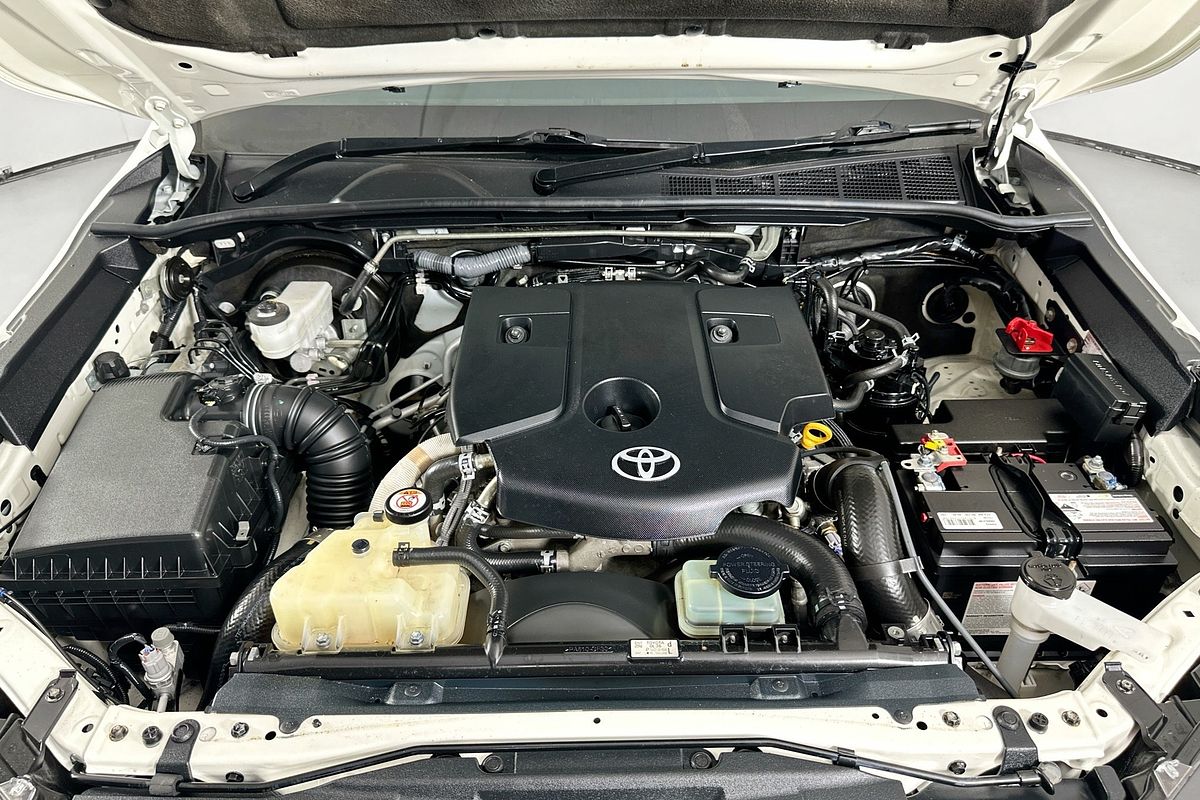 2021 Toyota HILUX SR (4x4) GUN126R FACELIFT 4X4