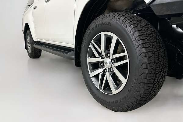 2015 Toyota HILUX SR5 (4x4) GUN126R 4X4