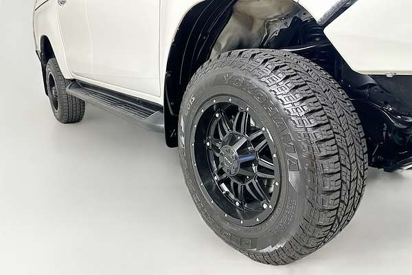 2017 Toyota HILUX SR5 (4x4) GUN126R MY17 4X4