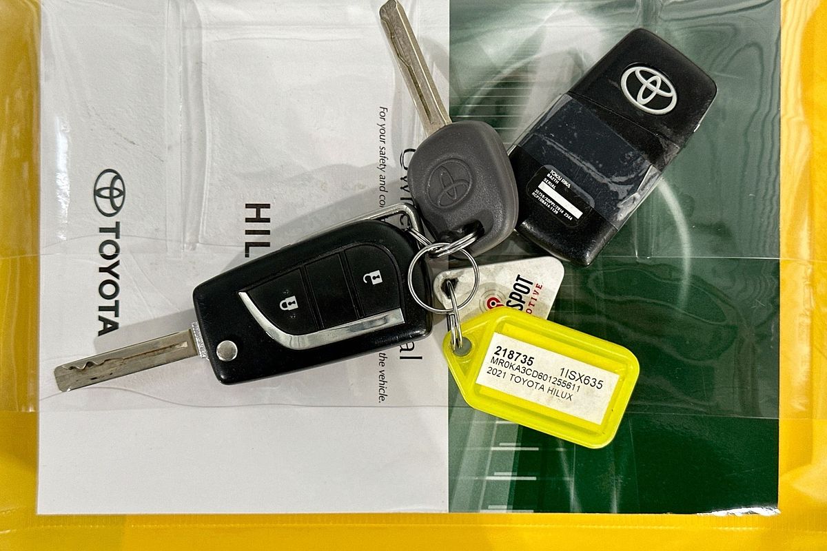 2021 Toyota HILUX SR (4x4) GUN126R FACELIFT 4X4