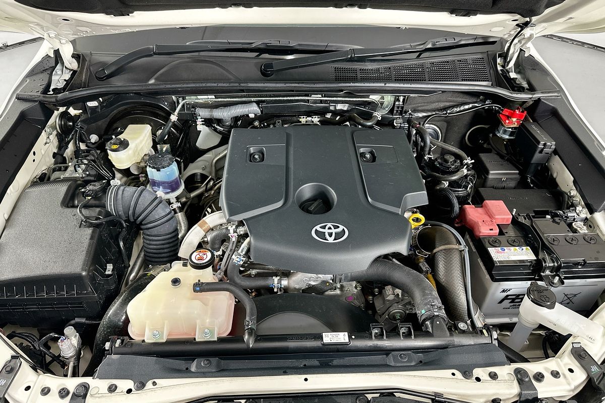 2024 Toyota HILUX SR 48V (4x4) GUN126R 4X4