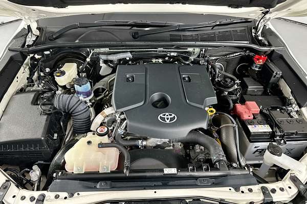 2024 Toyota HILUX SR 48V (4x4) GUN126R 4X4