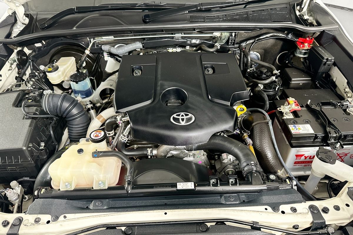 2024 Toyota HILUX SR 48V (4x4) GUN126R 4X4