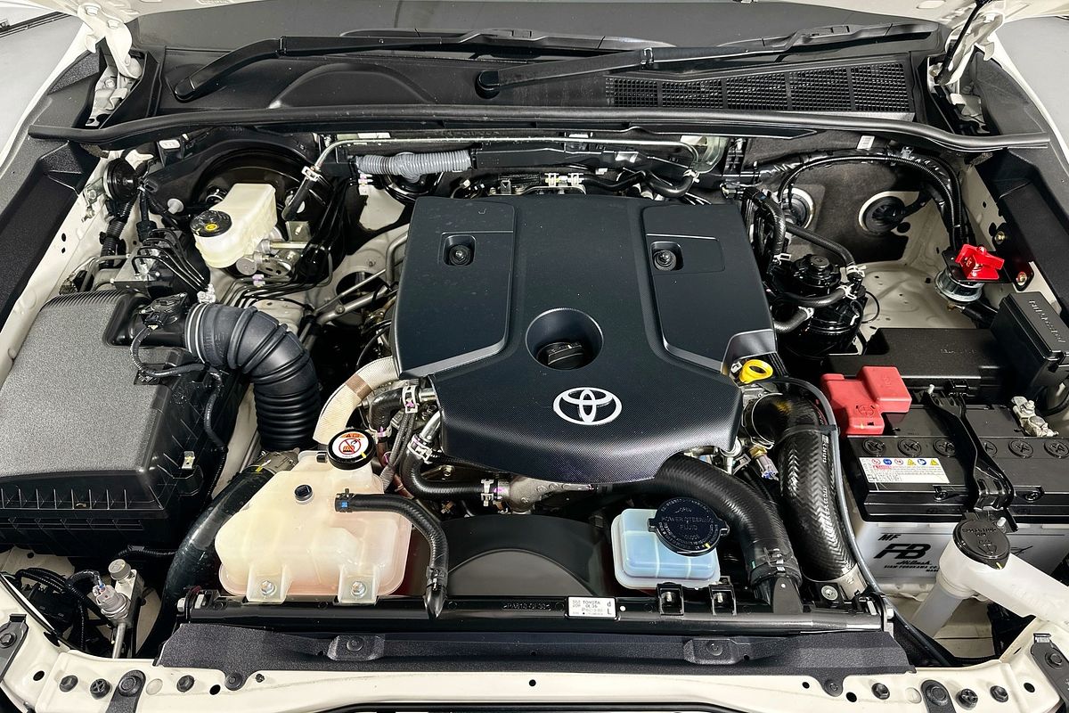 2025 Toyota HILUX SR (4x4) STEEL WHEELS GUN126R RC 4X4