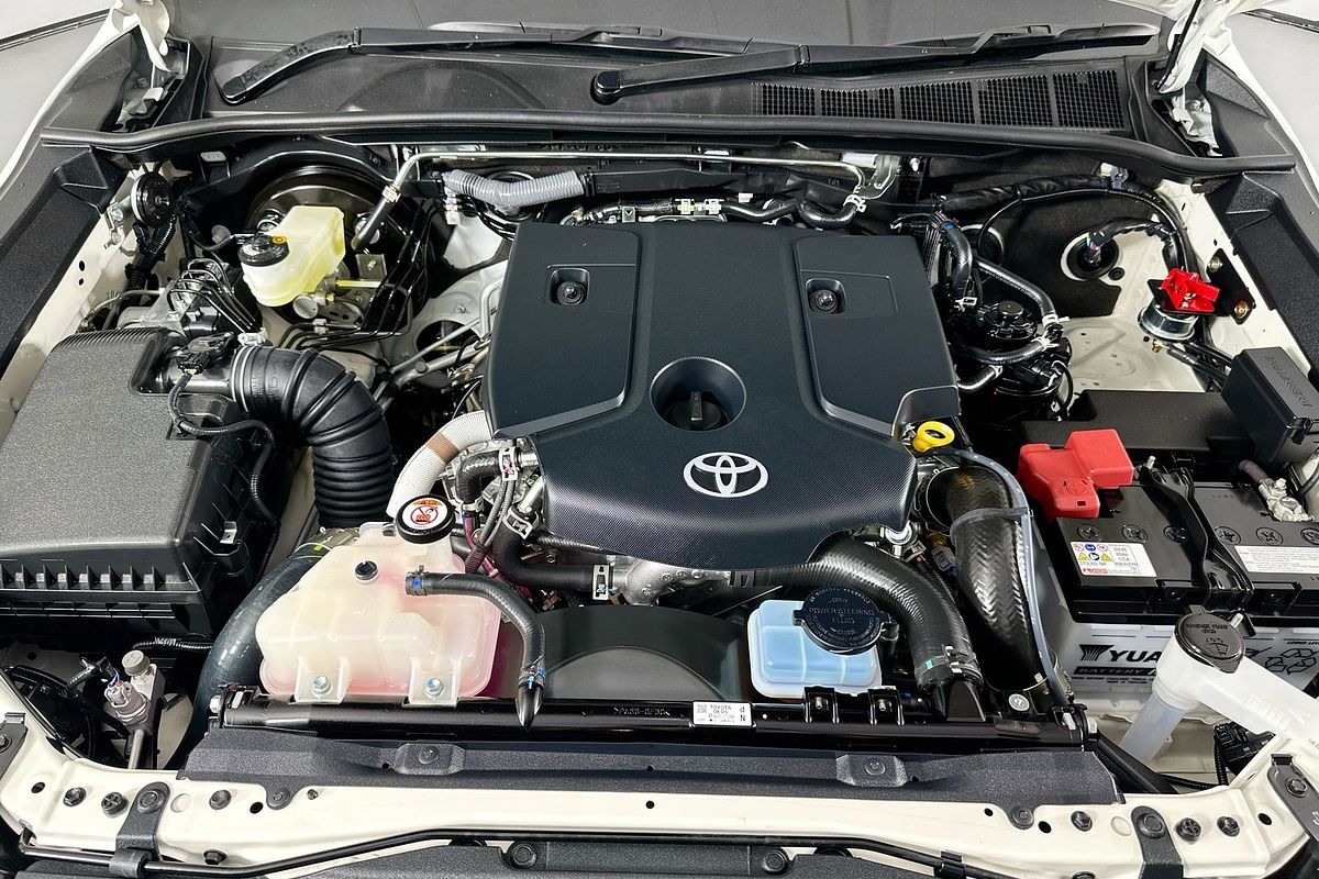 2025 Toyota HILUX SR (4x4) STEEL WHEELS GUN126R RC 4X4