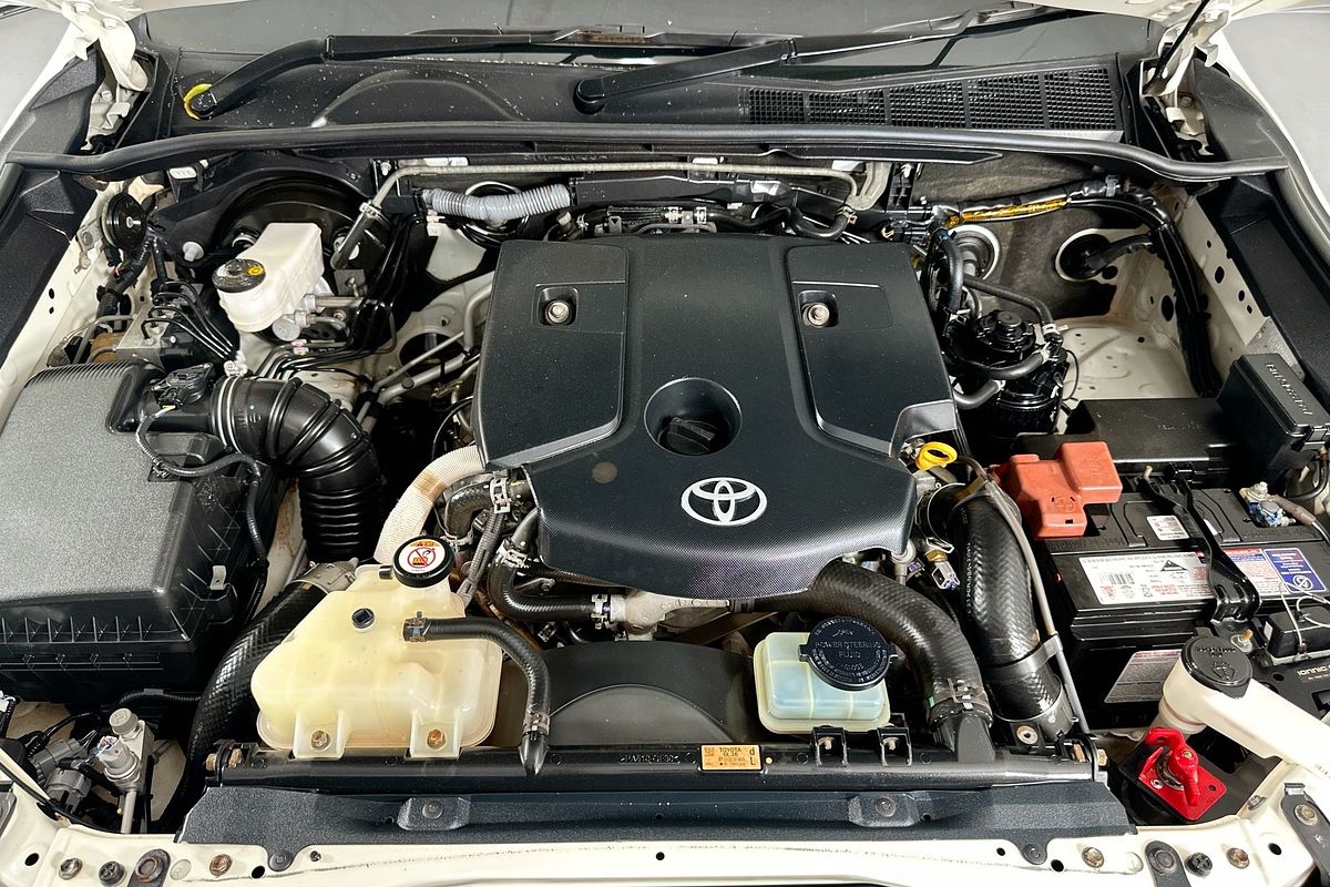 2021 Toyota HILUX SR5 (4x4) GUN126R 4X4