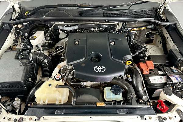 2021 Toyota HILUX SR5 (4x4) GUN126R 4X4