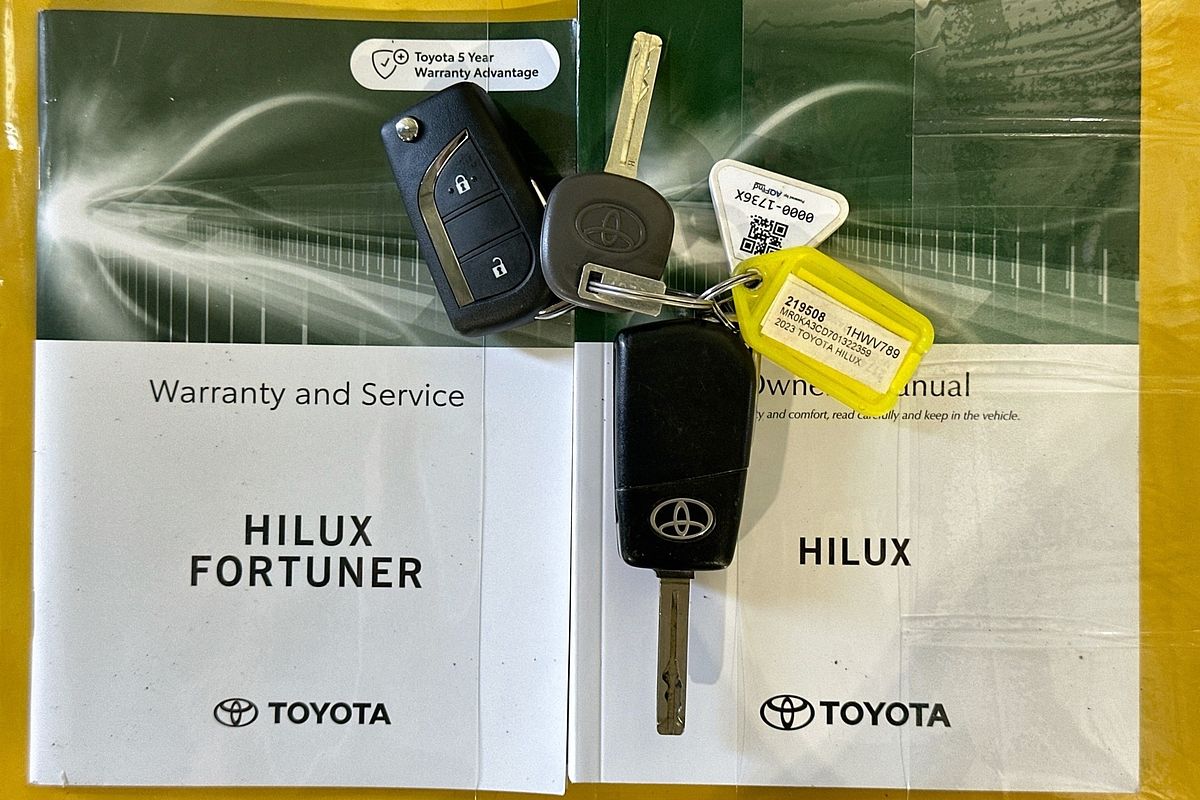 2023 Toyota HILUX SR (4x4) GUN126R 4X4