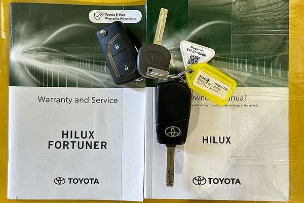 2023 Toyota HILUX SR (4x4) GUN126R 4X4