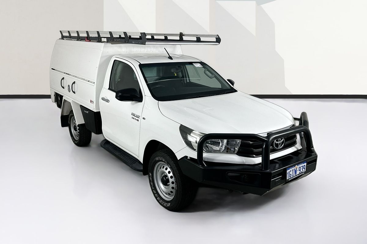 2017 Toyota HILUX SR (4x4) GUN126R 4X4