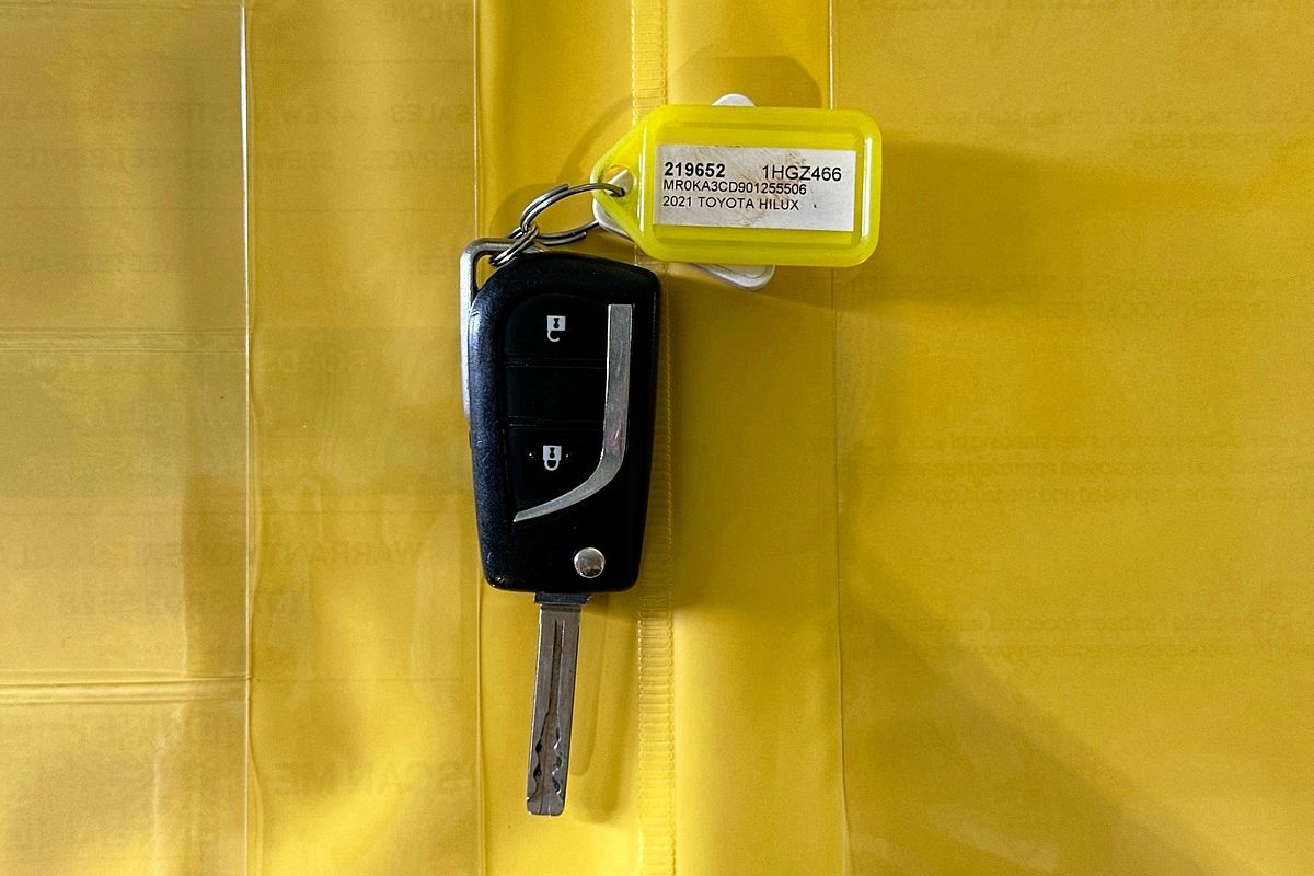 2021 Toyota HILUX SR (4x4) GUN126R FACELIFT 4X4