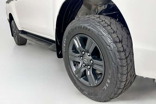 2022 Toyota HILUX SR (4x4) GUN126R 4X4