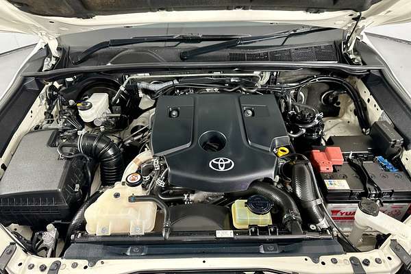 2020 Toyota Hilux SR (4x4) GUN126R FACELIFT 4X4