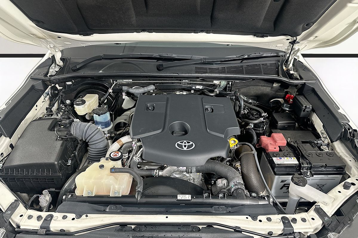 2024 Toyota HILUX SR 48V (4x4) GUN126R 4X4