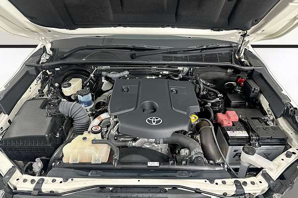 2024 Toyota HILUX SR 48V (4x4) GUN126R 4X4