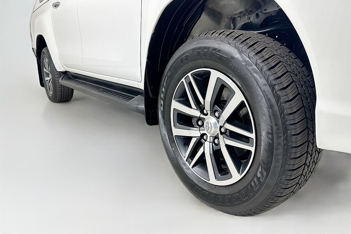 2019 Toyota HILUX SR5 (4x4) GUN126R MY19 4X4