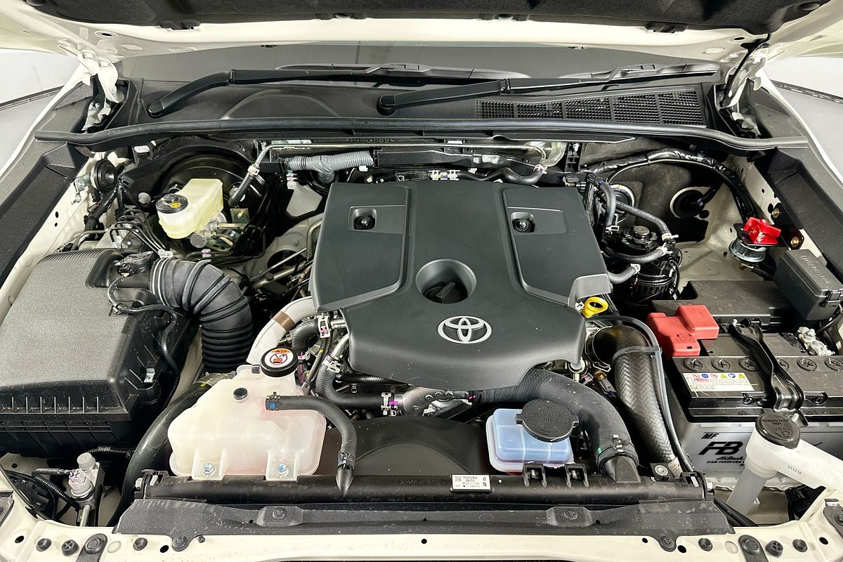 2025 Toyota HILUX SR (4x4) STEEL WHEELS GUN126R RC 4X4