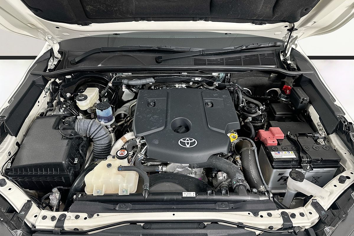 2025 Toyota HILUX SR 48V (4x4) GUN126R RC 4X4