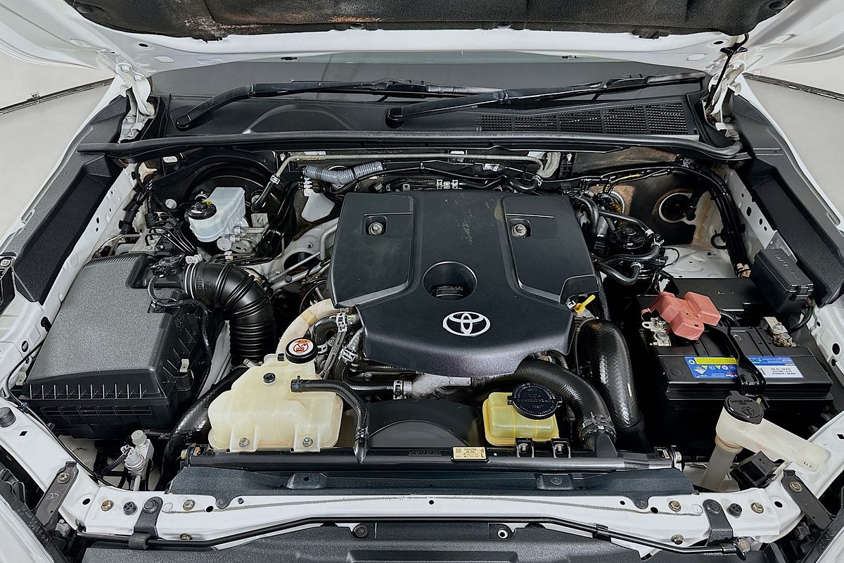 2019 Toyota HILUX SR (4x4) GUN126R MY19 4X4