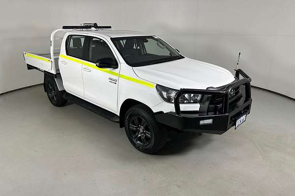 2023 Toyota HILUX SR (4x4) STEEL WHEELS GUN126R 4X4