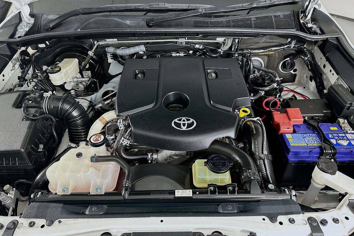 2020 Toyota HILUX SR5 (4x4) GUN126R MY19 UPGRADE 4X4