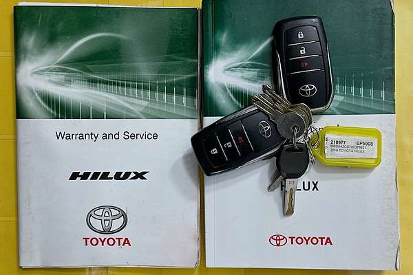 2016 Toyota HILUX SR5 (4x4) GUN126R 4X4