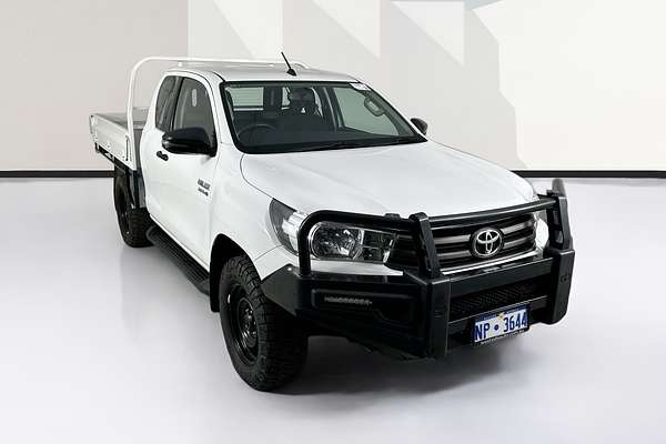 2017 Toyota HILUX SR GUN126R 4X4