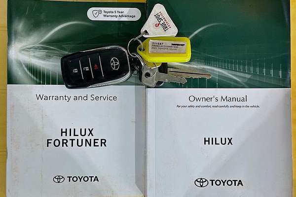 2021 Toyota HILUX SR5 GUN126R 4X4