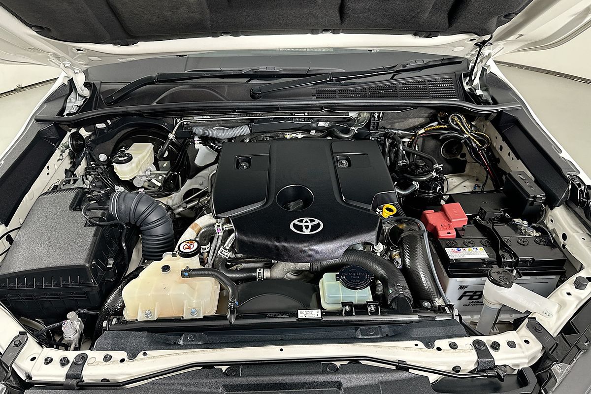 2024 Toyota HILUX SR (4x4) GUN126R FACELIFT 4X4