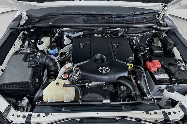2024 Toyota HILUX SR 48V (4x4) GUN126R 4X4