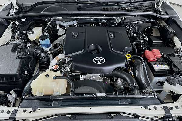 2024 Toyota Hilux SR 48V GUN126R 4X4