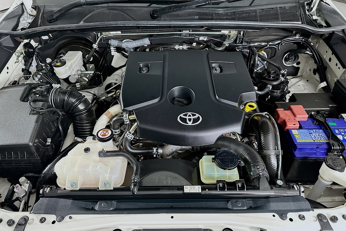 2020 Toyota HILUX SR5 GUN126R 4X4