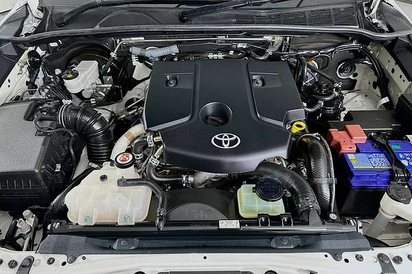2020 Toyota HILUX SR5 GUN126R 4X4