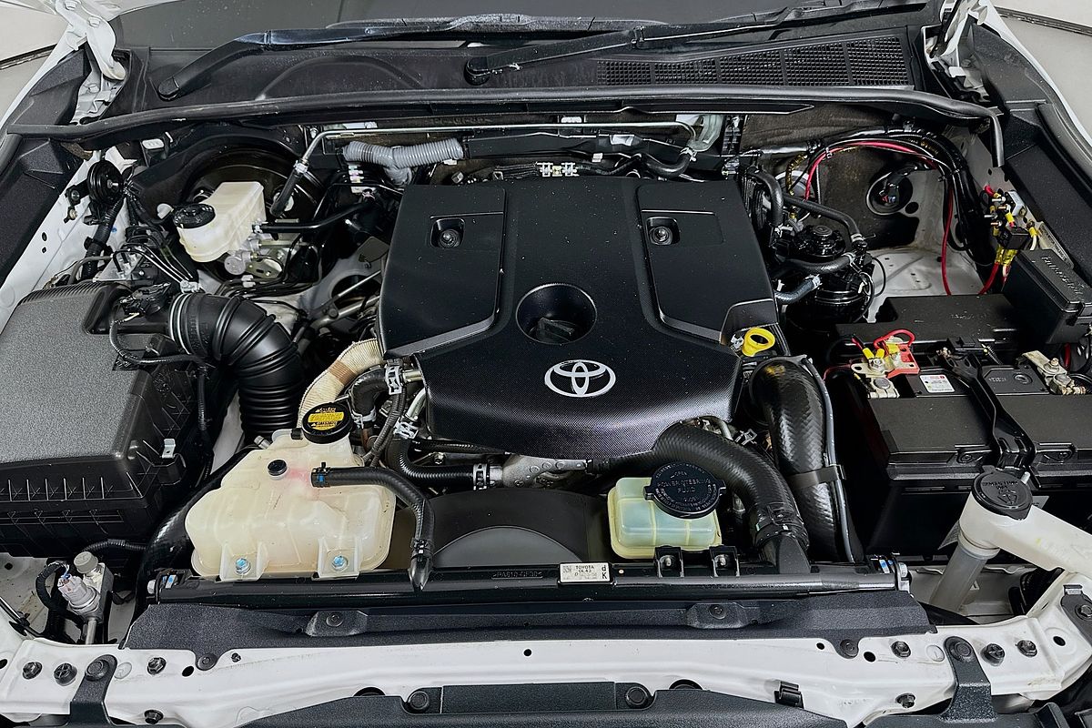 2016 Toyota HILUX SR5 (4x4) GUN126R 4X4