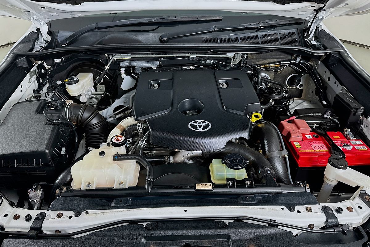 2018 Toyota HILUX SR5 (4x4) GUN126R MY17 4X4
