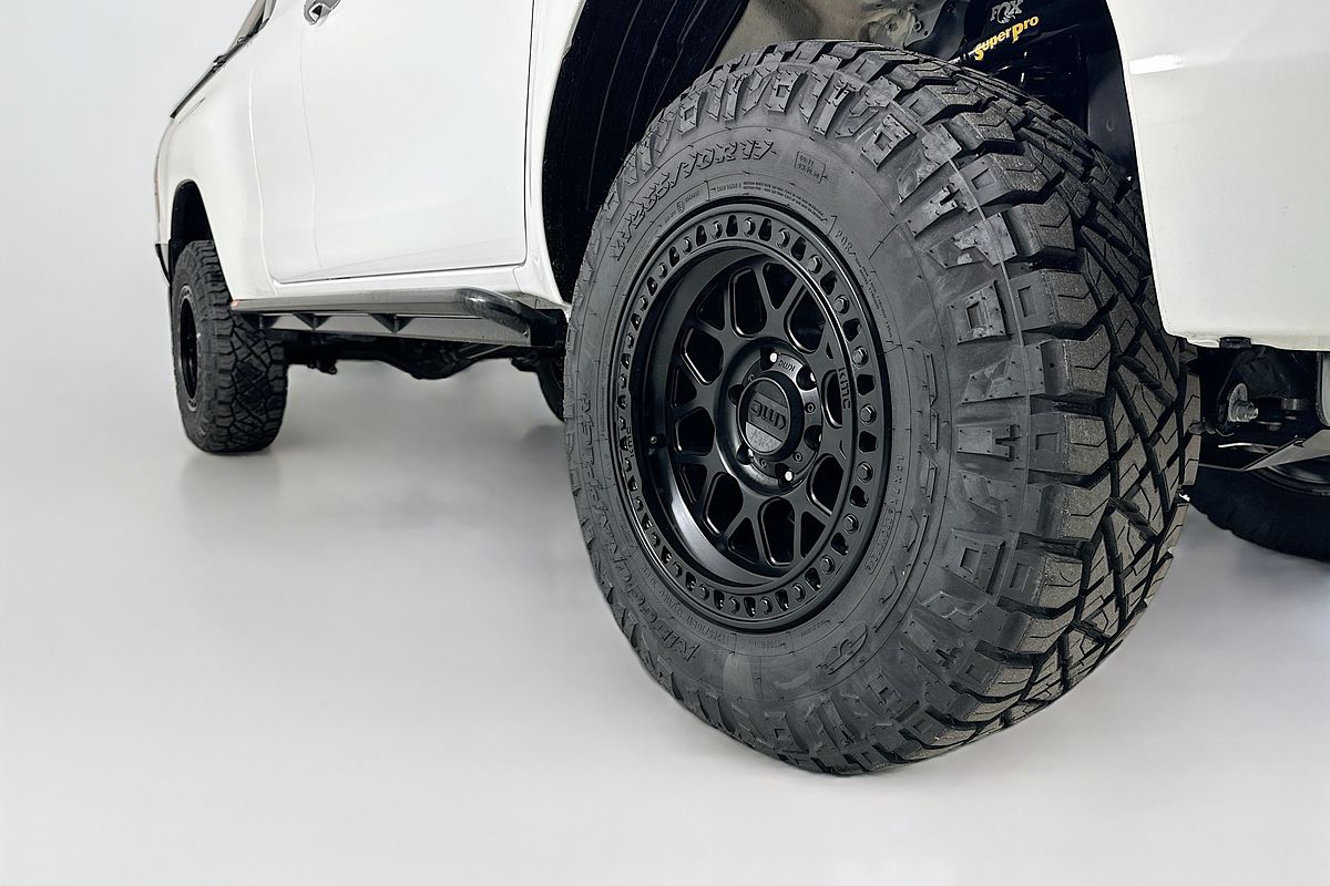 2023 Toyota HILUX SR5 (4x4) GUN126R 4X4